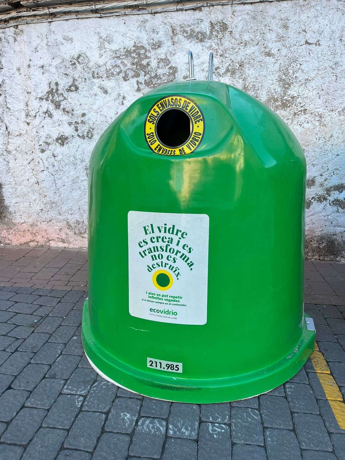 Open container for paper and flattened cardboard