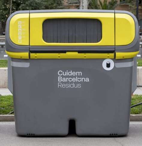 Open container for plastic and packaging waste